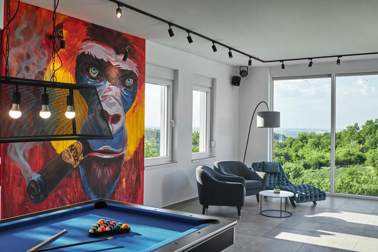 Riverside Pool Villa-เซรมสกี คาร์ลอฟซี ภายนอก รูปภาพ