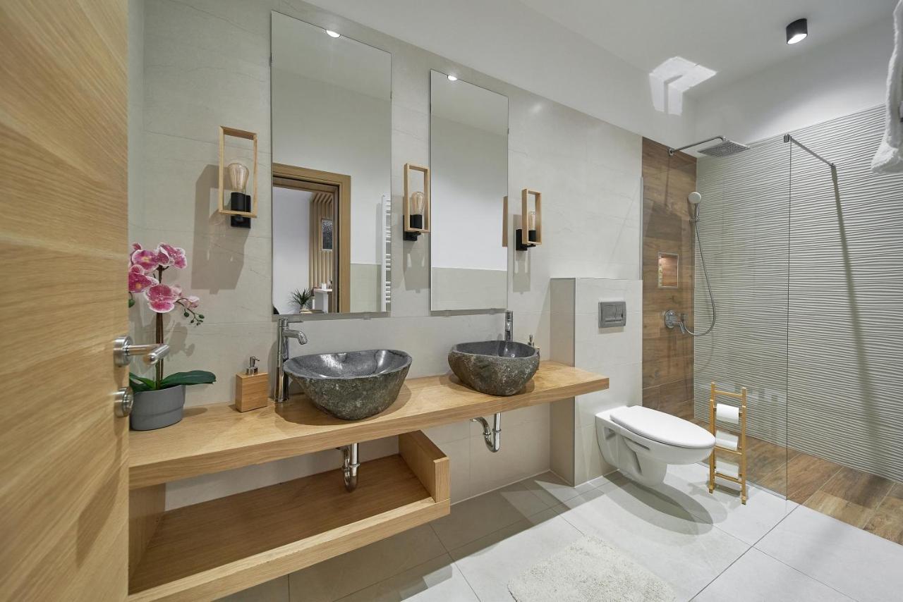 Riverside Pool Villa-เซรมสกี คาร์ลอฟซี ภายนอก รูปภาพ