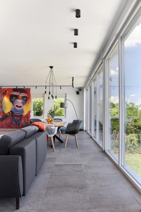 Riverside Pool Villa-เซรมสกี คาร์ลอฟซี ภายนอก รูปภาพ